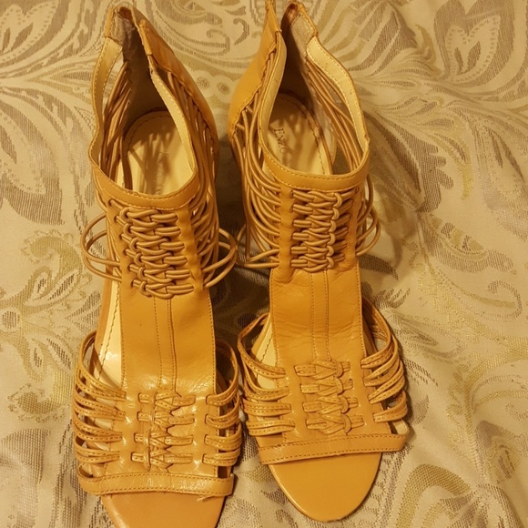 Sandals - Picture 3 of 4